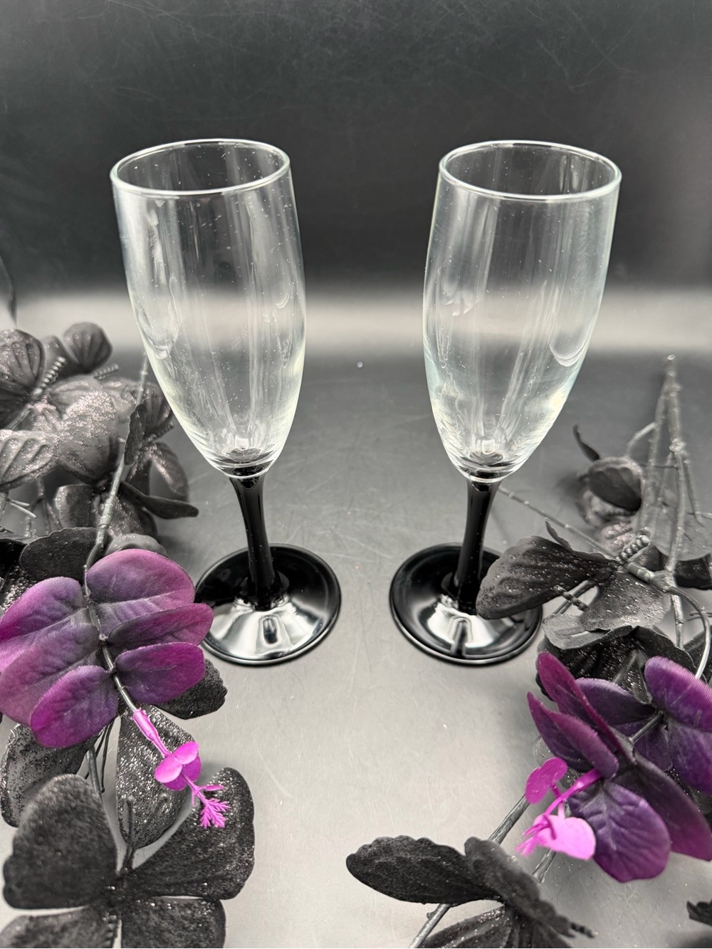Vintage Elegant Black Amethyst Stemmed Champagne Flutes - Set of 2